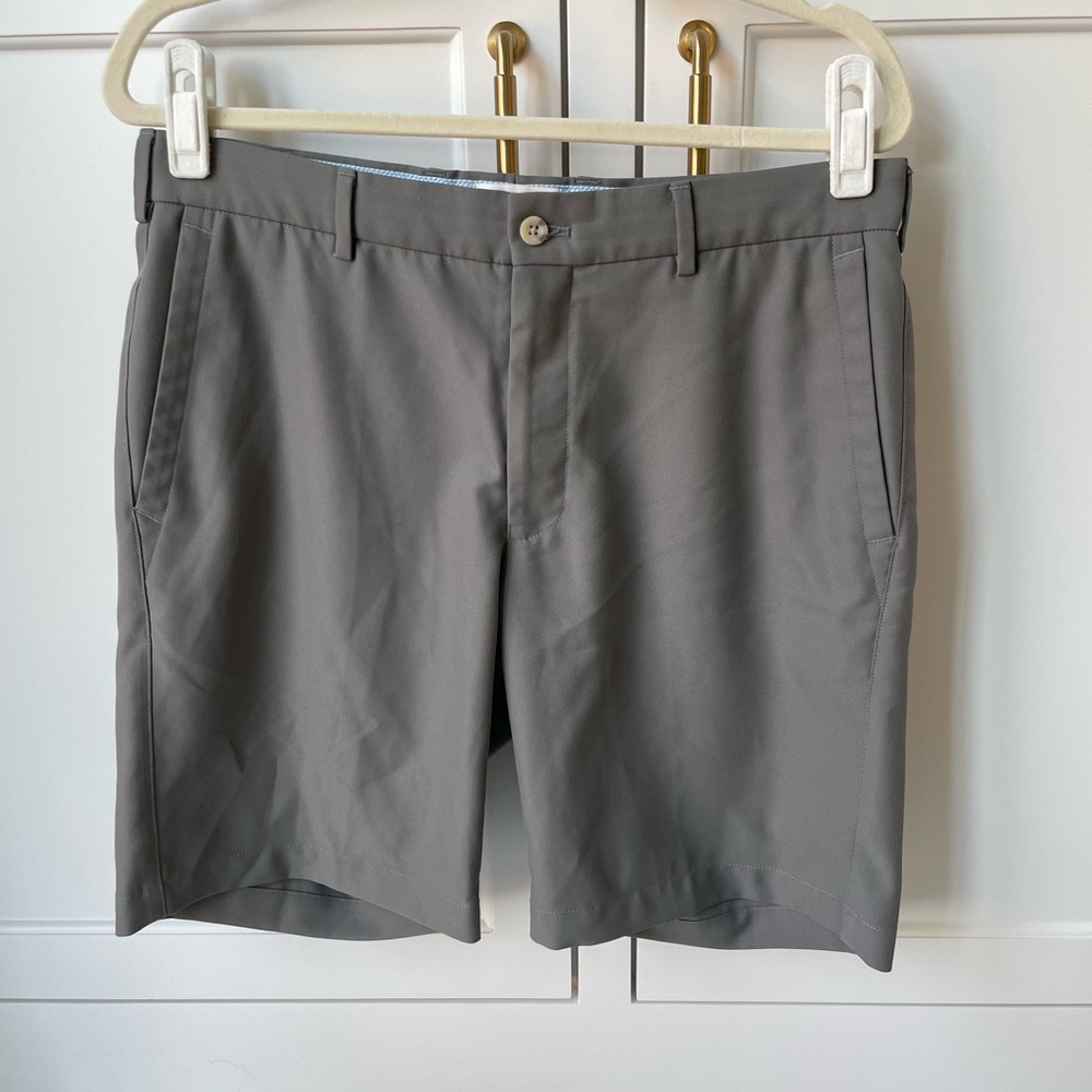 Men’s Peter Millar Performance Golf Shorts; Size 32; Gray; Excellent Condition